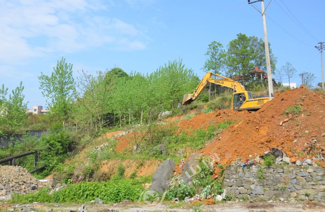 凤凰大道319线下穿工程开始清表